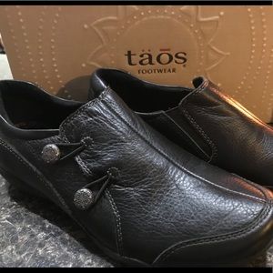 Taos black leather shoes
